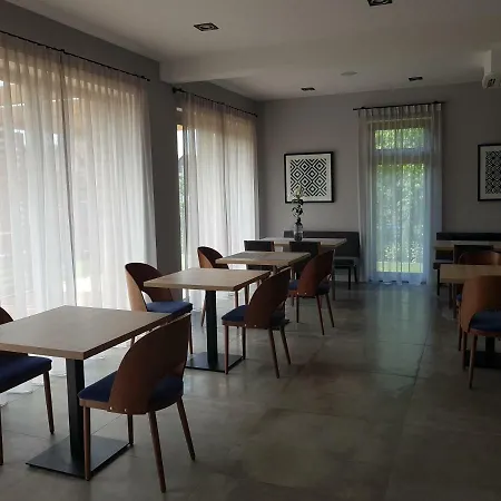 Nyaraló Lipova I Dedykowane Osobom Doroslym